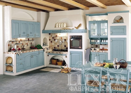 Кухня в кантри стиле: фото дизайна интерьеров и особенности декора кухонных  гарнитуров кантри