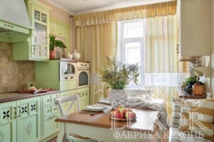Зеленая кухня в интерьере с фото