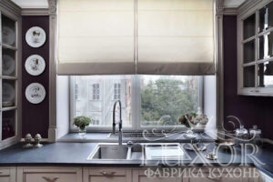 Идеи дизайна кухни с окном и фото интерьеров
